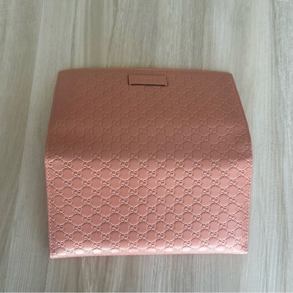 GUCCI Leather Embossed Wallet - Picture 2 of 12